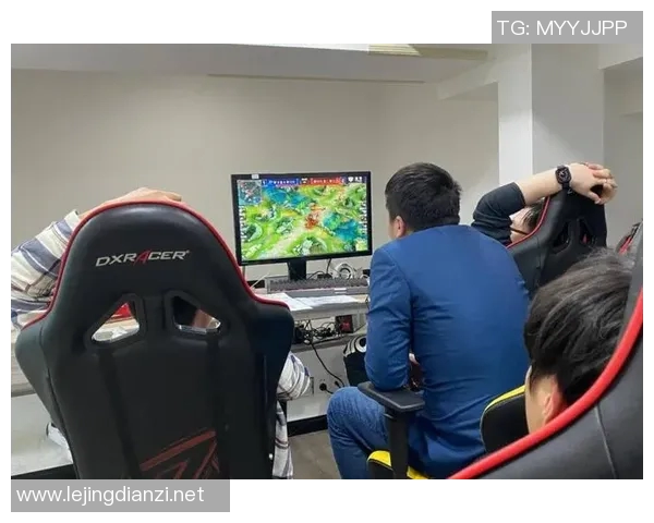 探秘FPX战队在王者荣耀与S15LOL中的精彩配合与战术解析